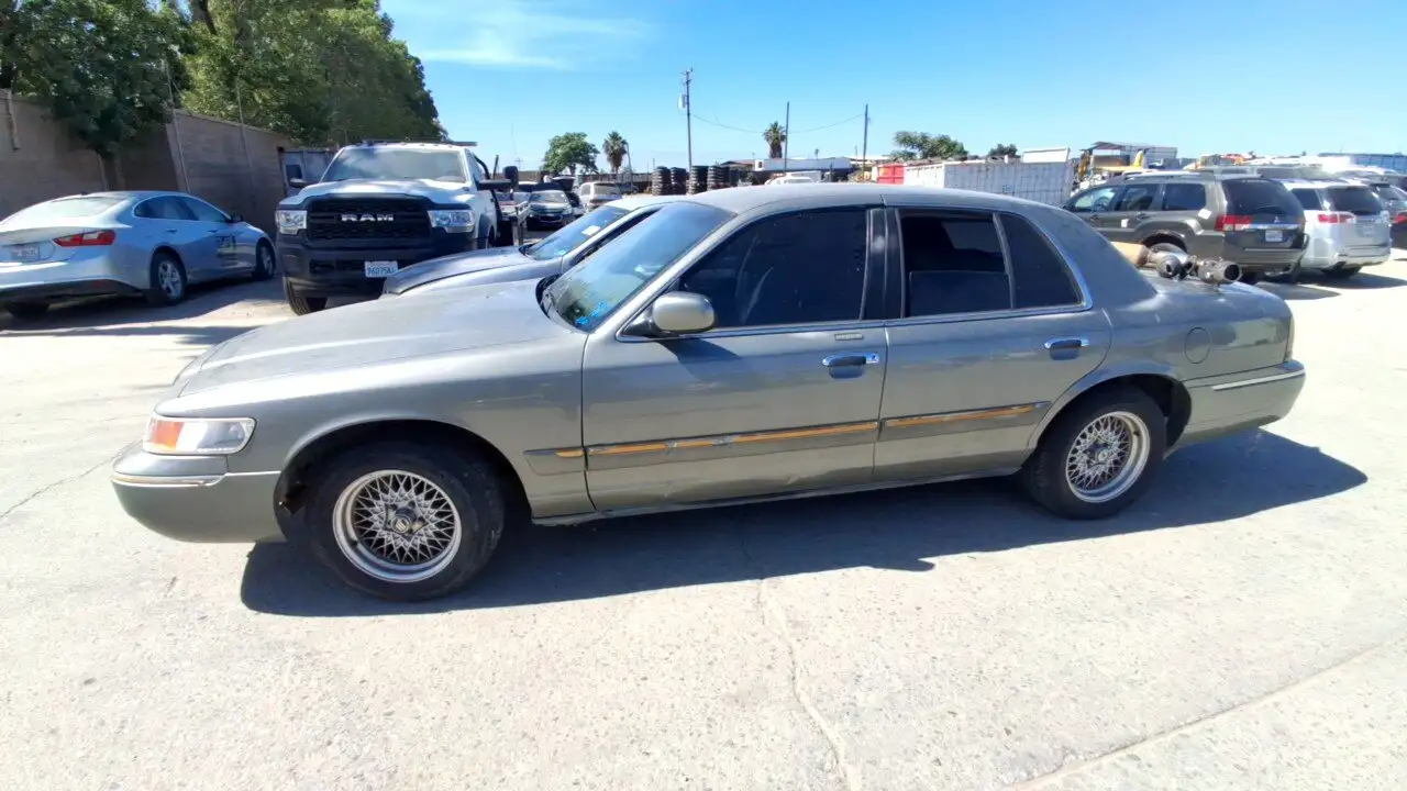 Photo of 2000 Mercury Grand Marquis
