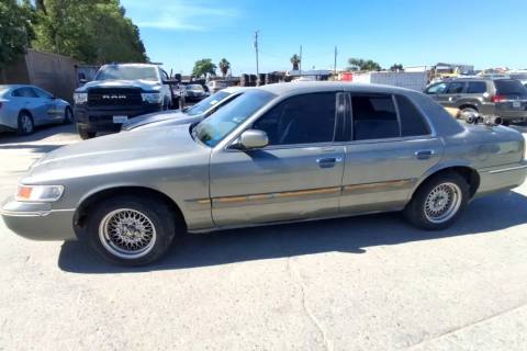 Photo of 2000 Mercury Grand Marquis