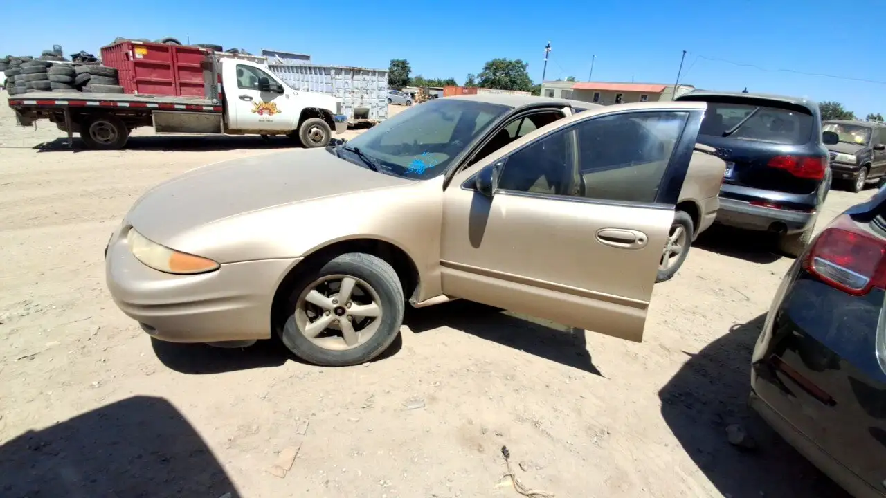 Photo of 2003 Oldsmobile Alero