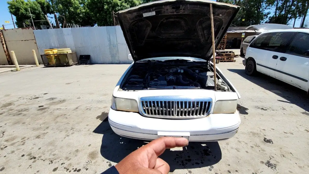 Photo of 2008 Ford Crown Victoria