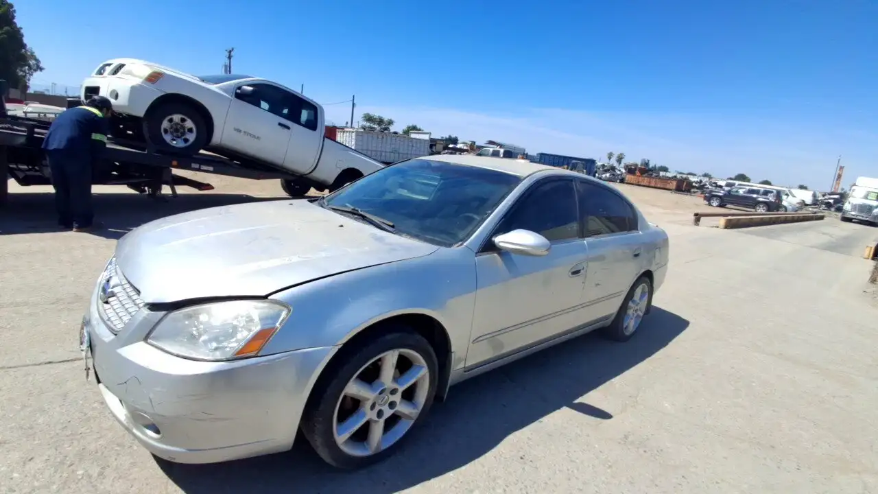 Photo of 2005 Nissan Altima