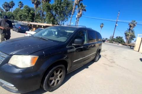 Photo of 2012 Chrysler Town & Country