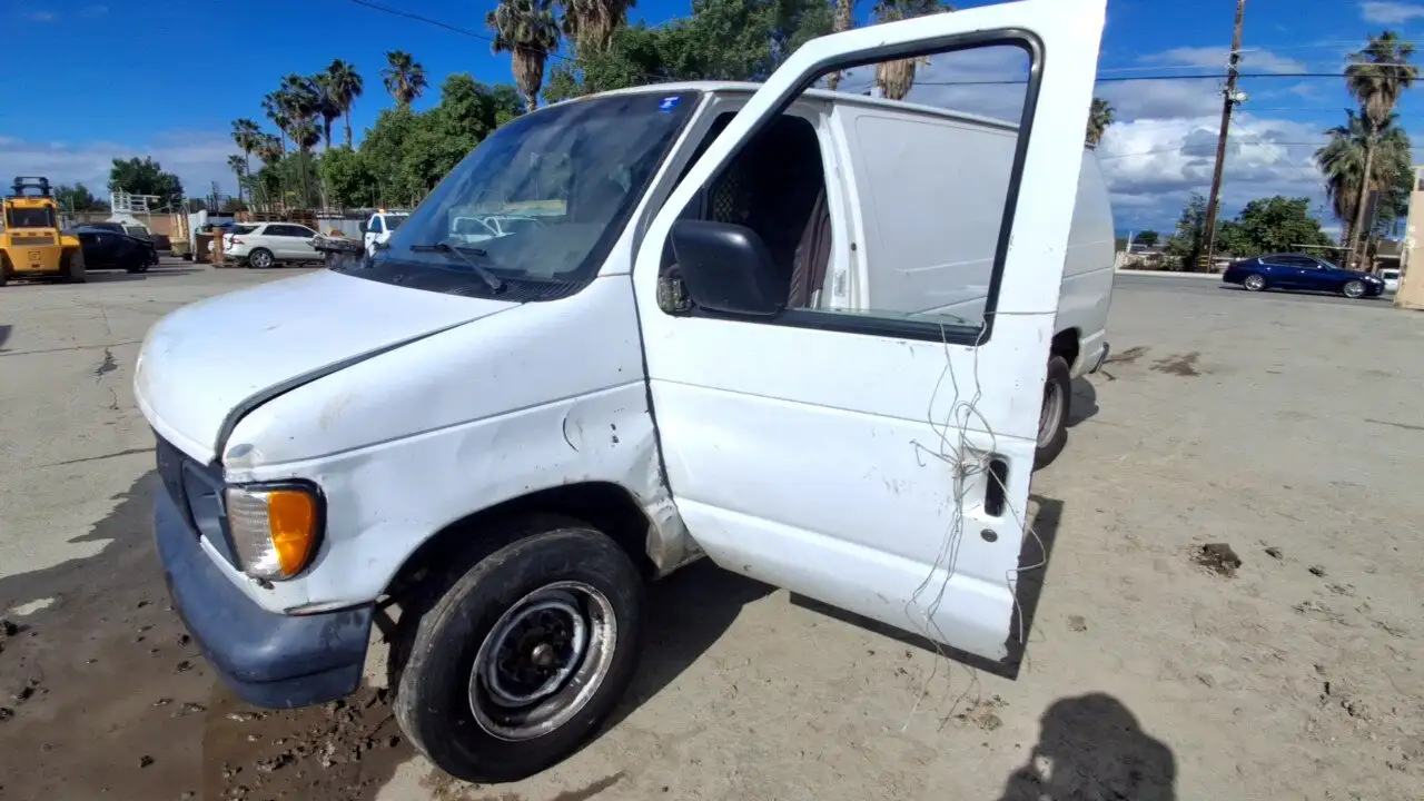 Photo of 2001 Ford E-250 Econoline