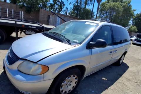 Photo of 2003 Chrysler Town & Country