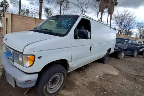 Photo of 2000 Ford E-250 Econoline