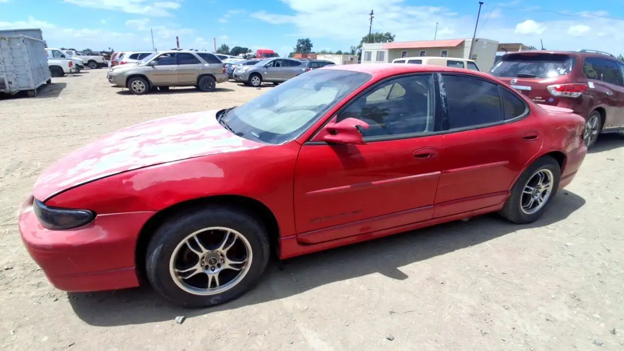 Photo of 2000 Pontiac Grand Prix