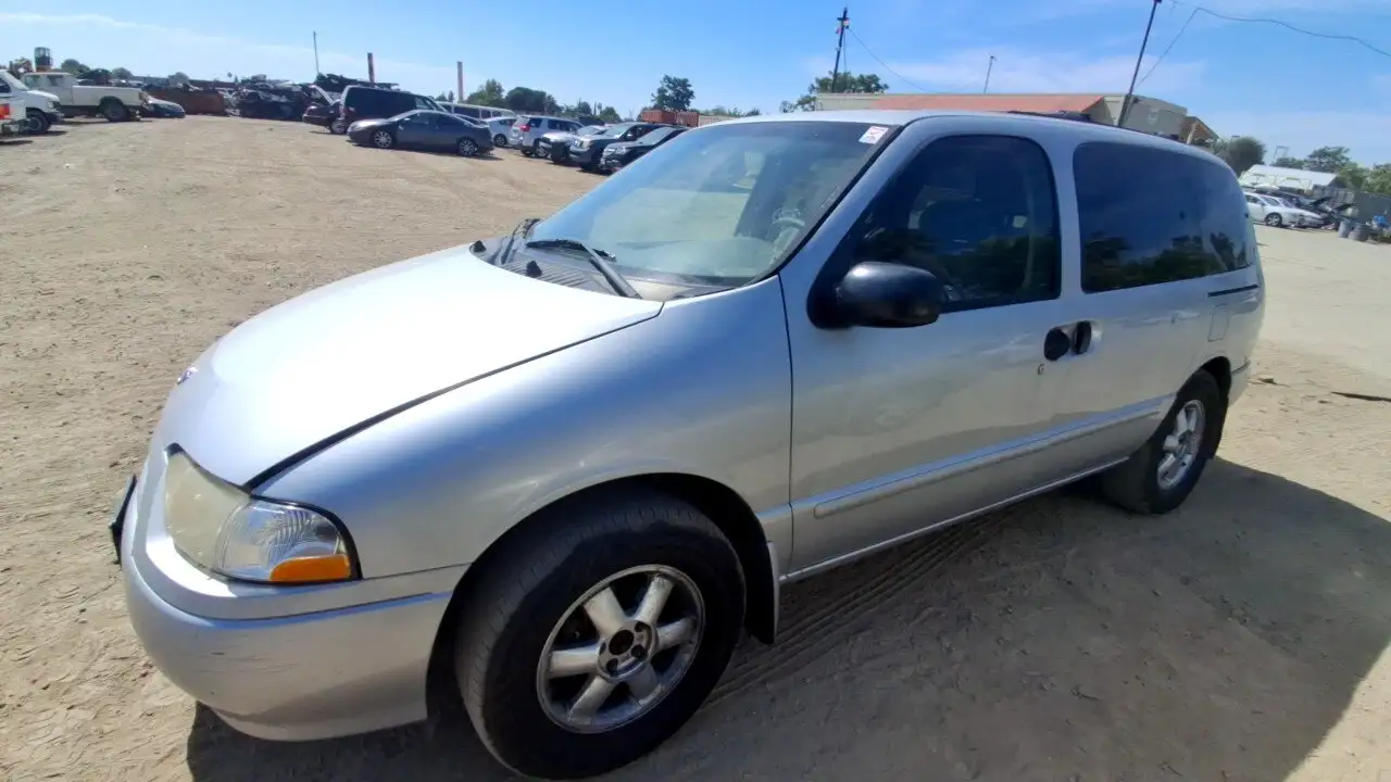 Photo of 2001 Nissan Quest