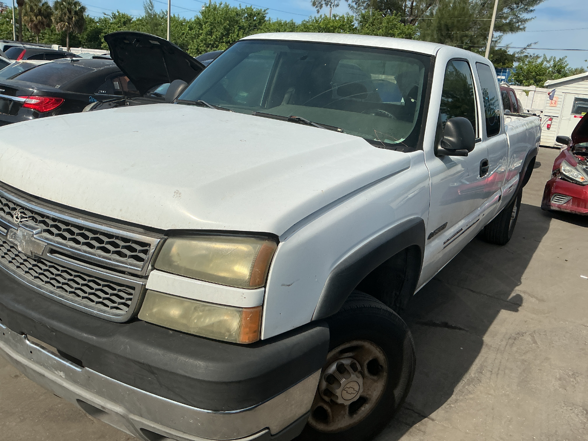 Photo of 2005 Chevrolet Silverado