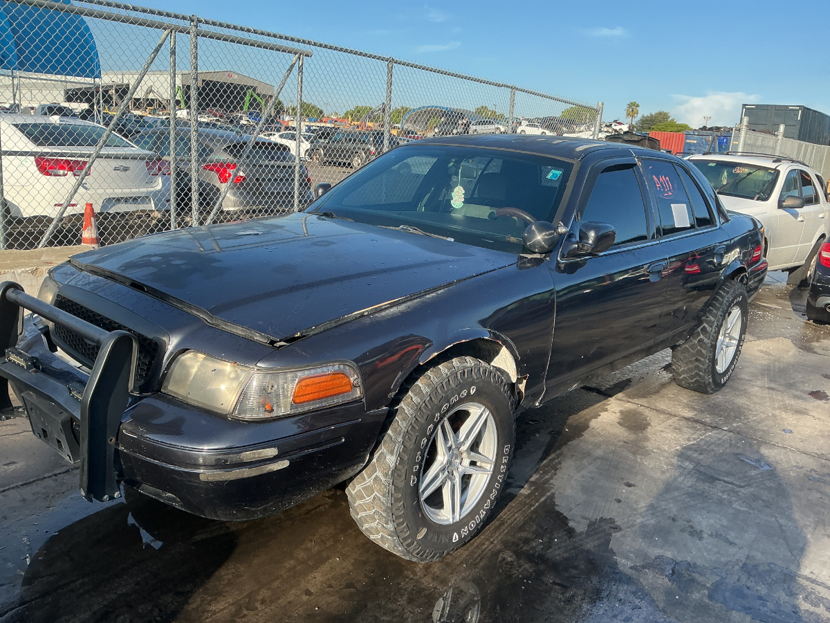 Photo of 2009 Ford Crown Victoria