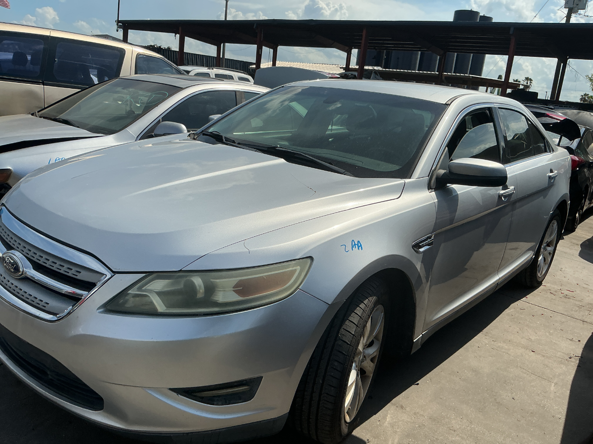 Photo of 2011 Ford Taurus