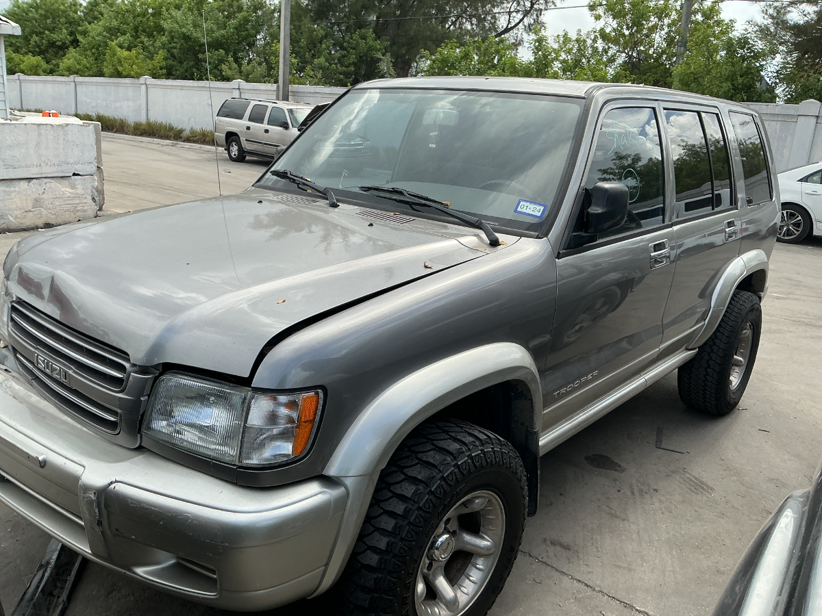 Photo of 2001 Isuzu Trooper