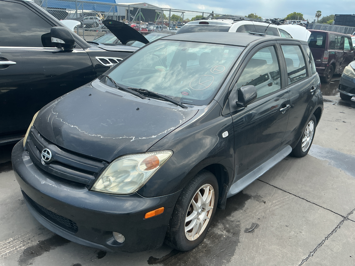 Photo of 2005 Scion Xa