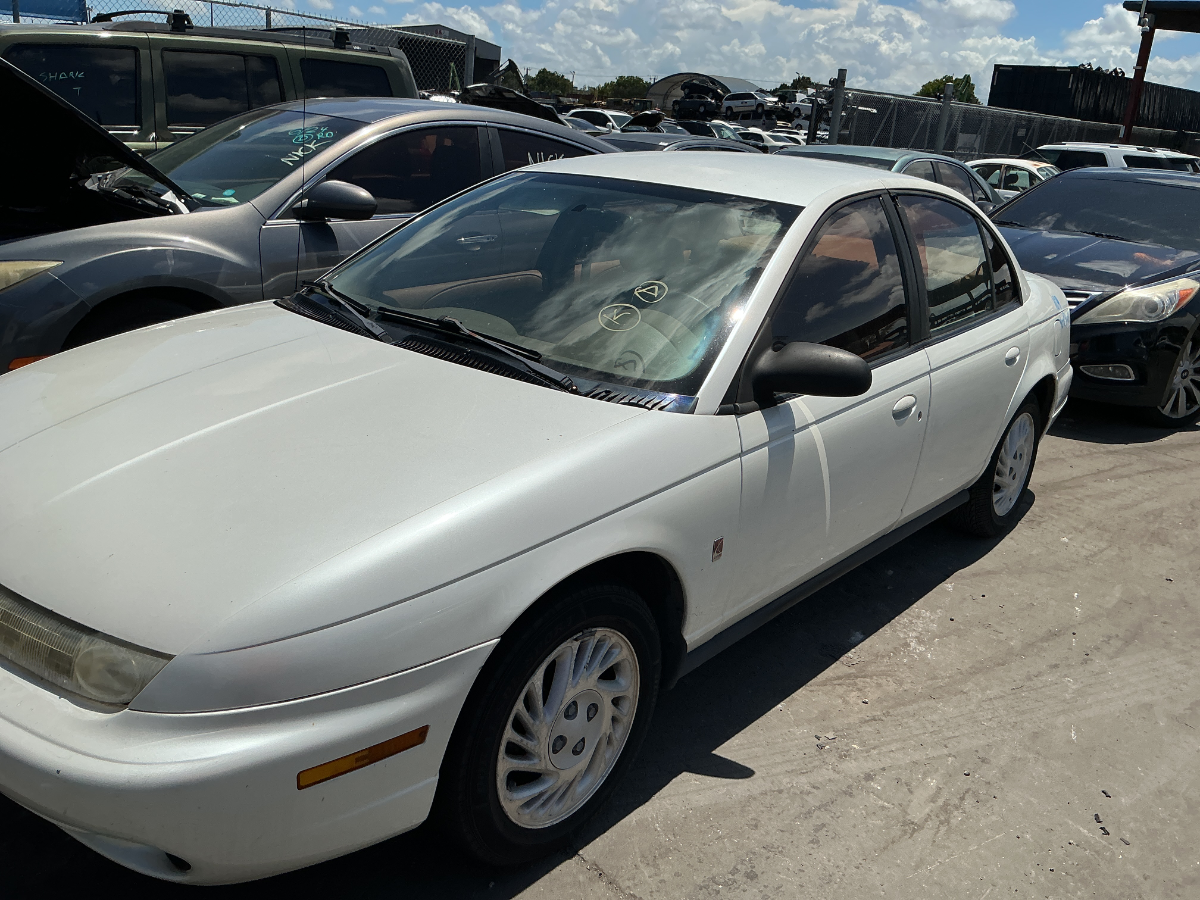 Photo of 1998 Saturn S Series