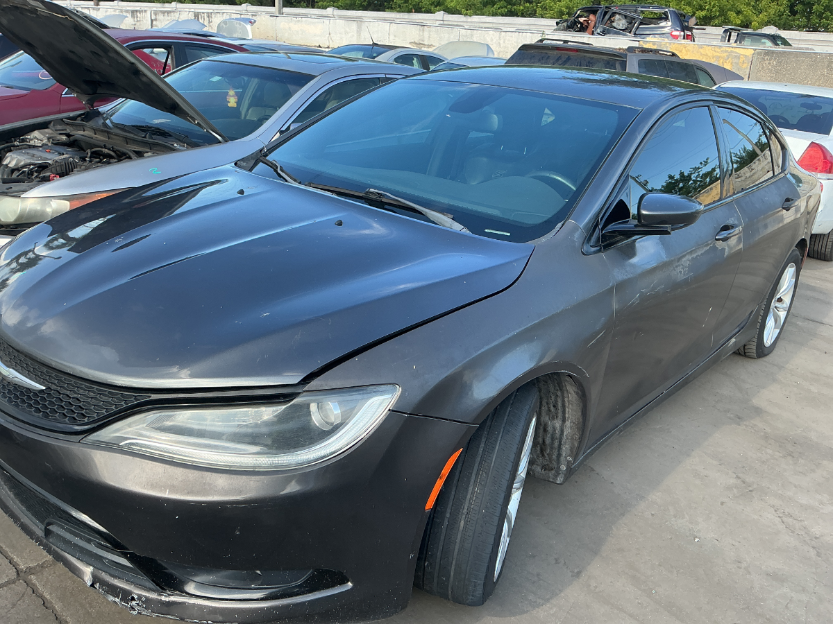 Photo of 2015 Chrysler 200