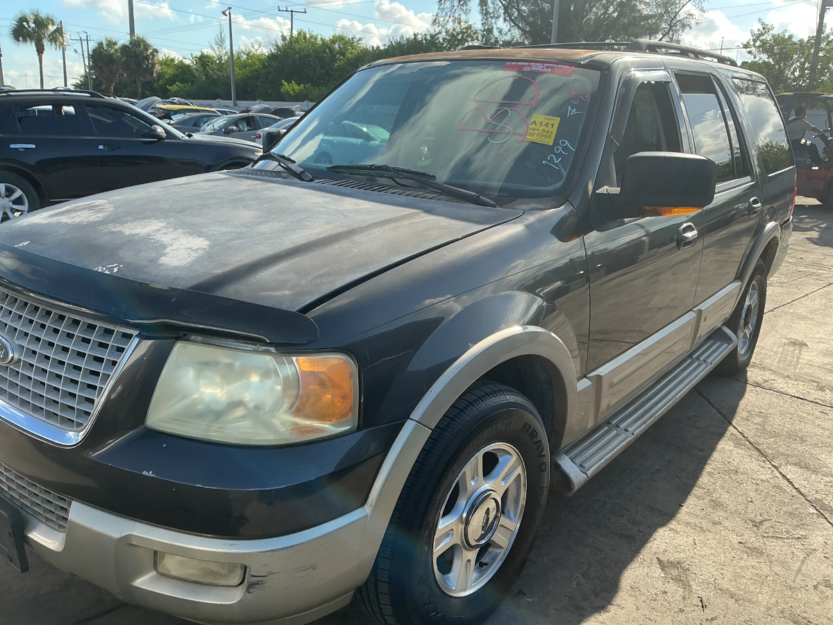 Photo of 2005 Ford Expedition