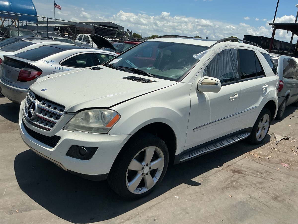 Photo of 2009 Mercedes-Benz M-Class