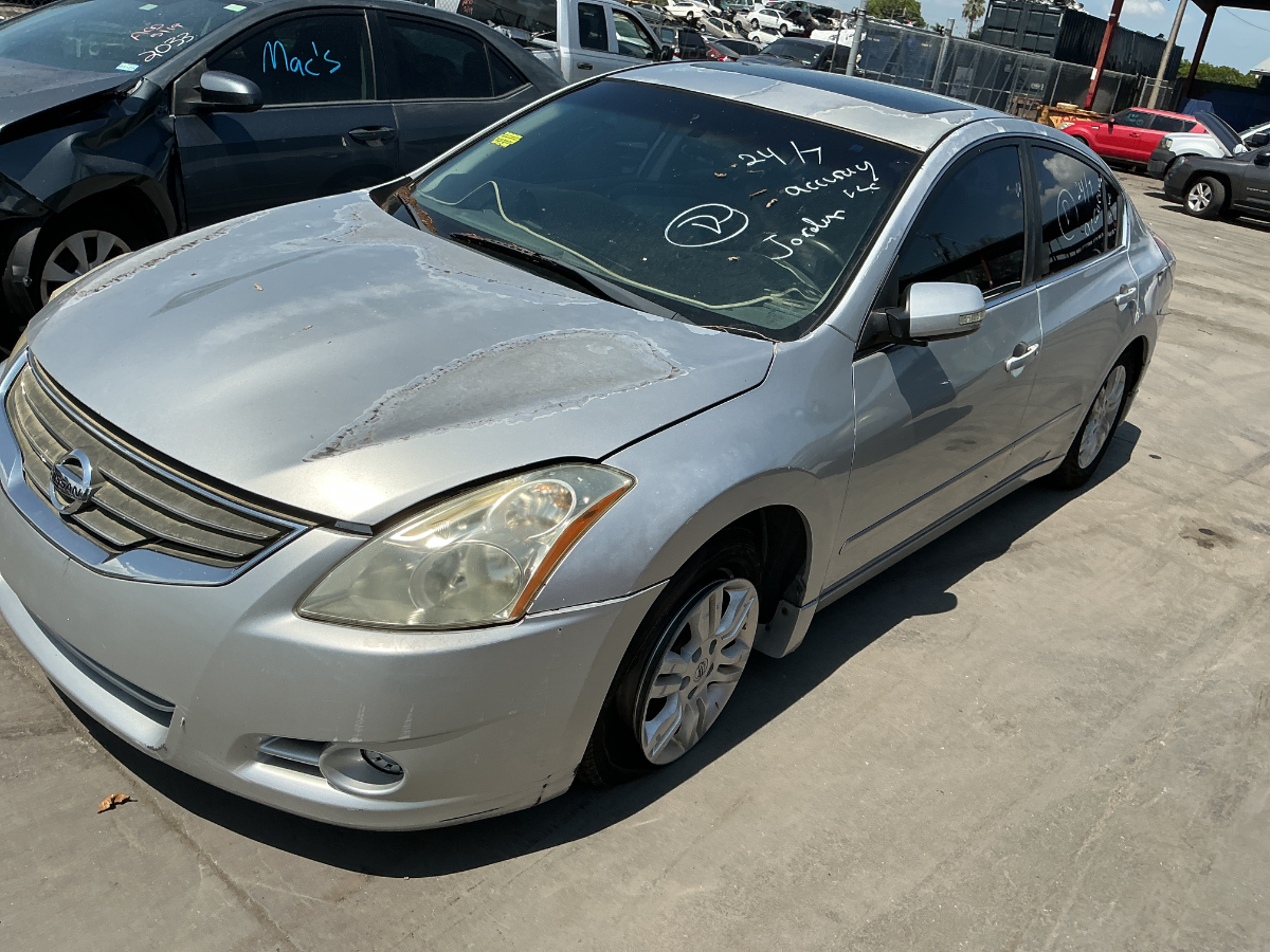 Photo of 2011 Nissan Altima