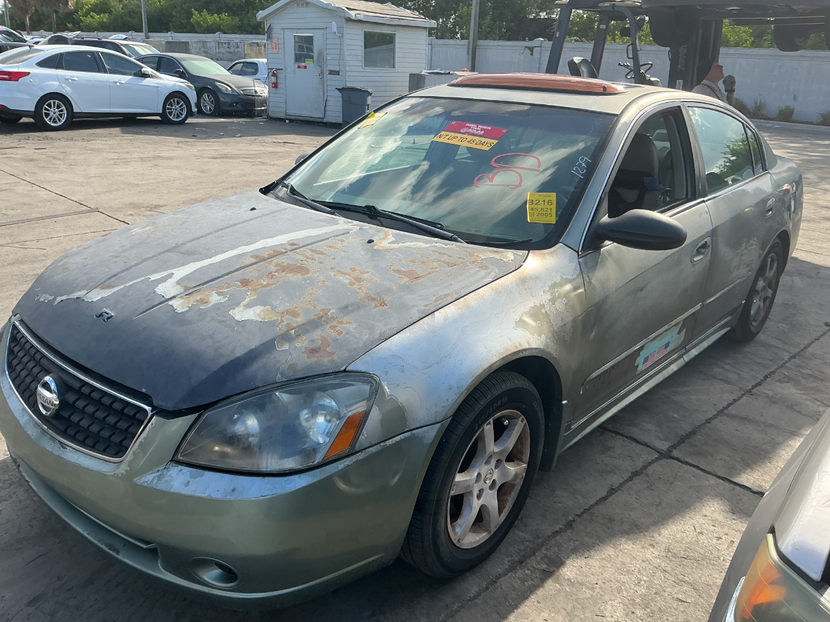 Photo of 2005 Nissan Altima