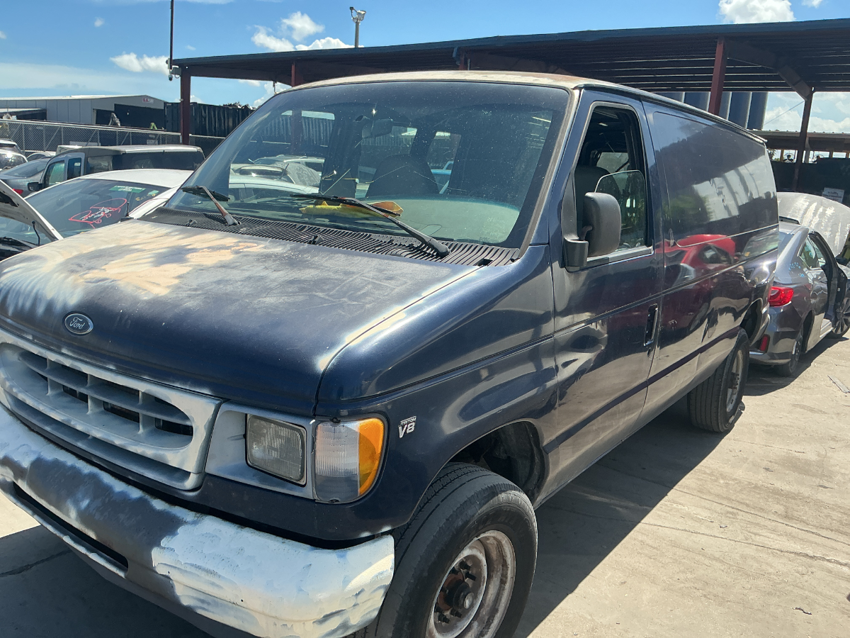 Photo of 2001 Ford Econoline