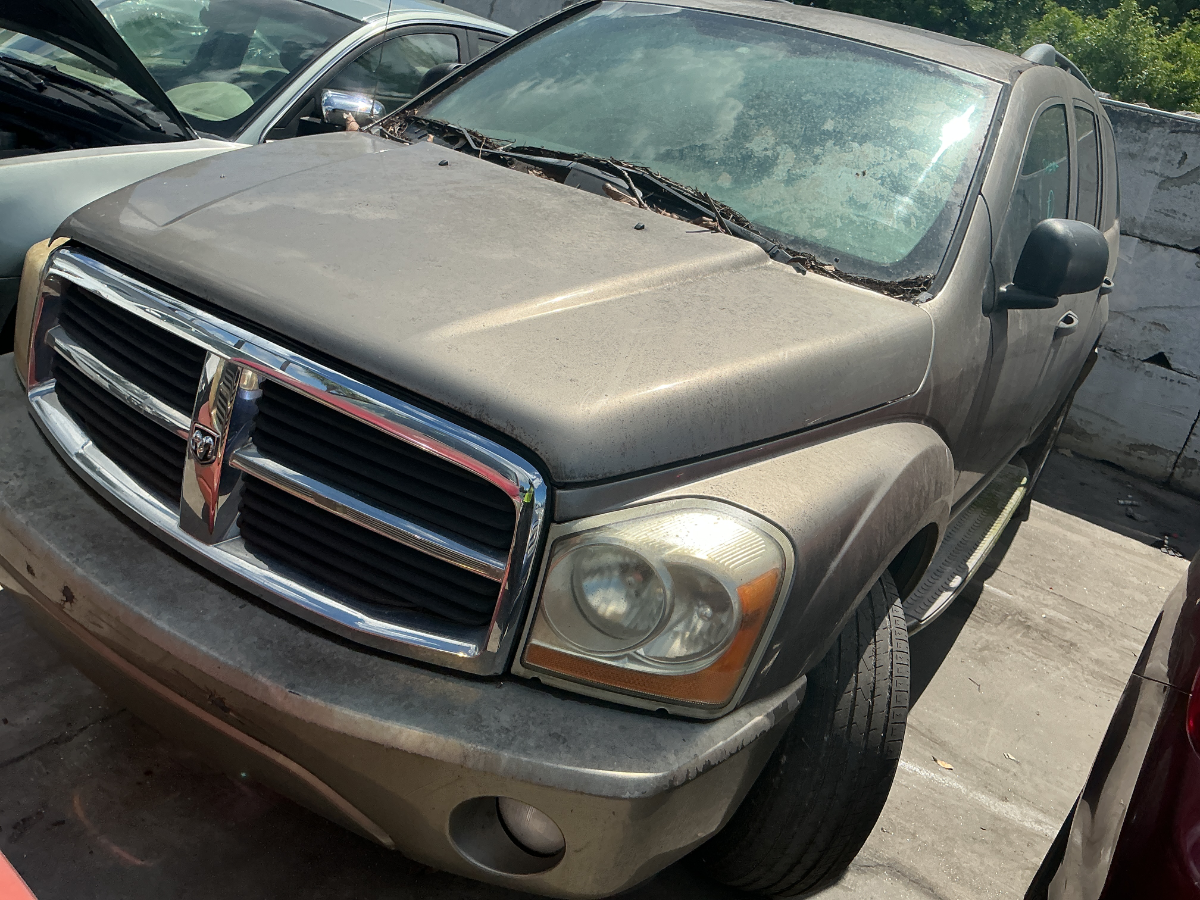 Photo of 2005 Dodge Durango