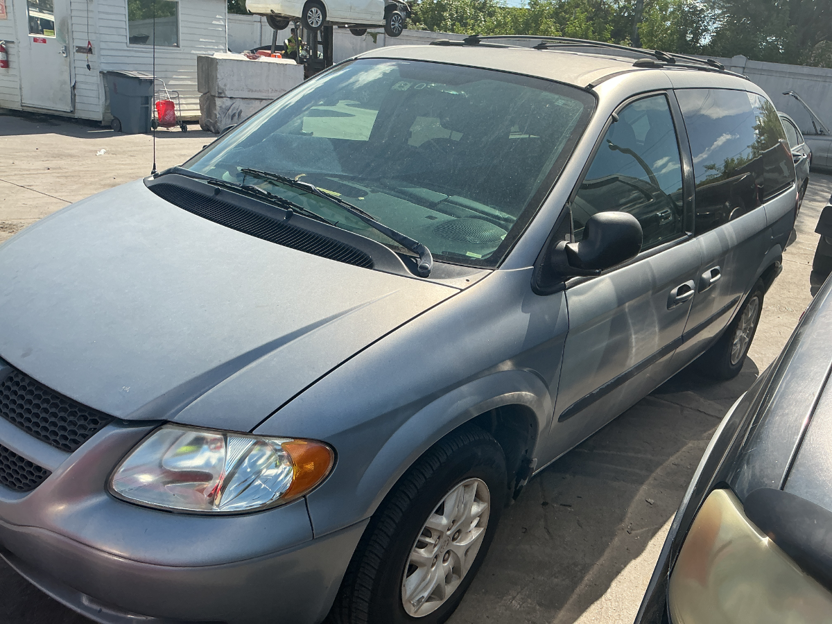 Photo of 2003 Dodge Caravan