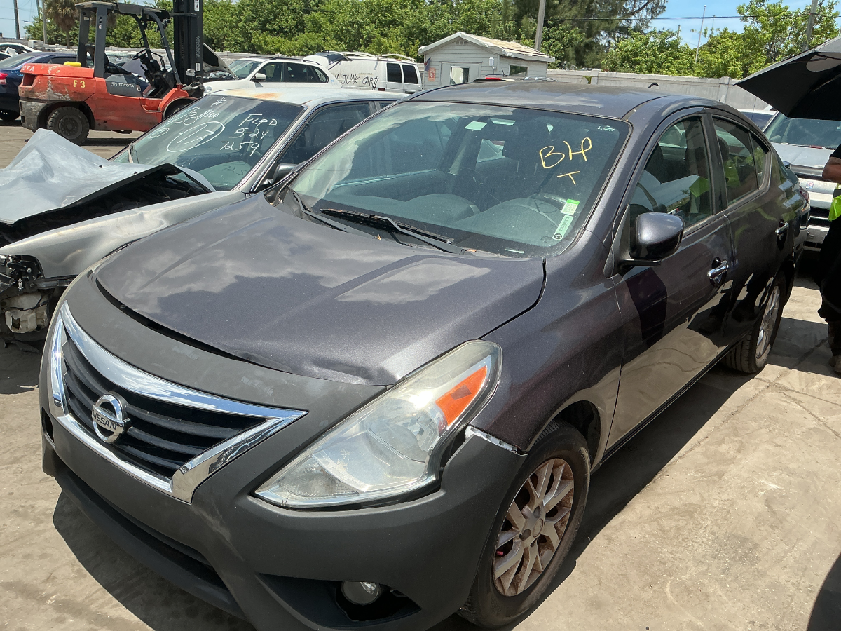 Photo of 2015 Nissan Versa