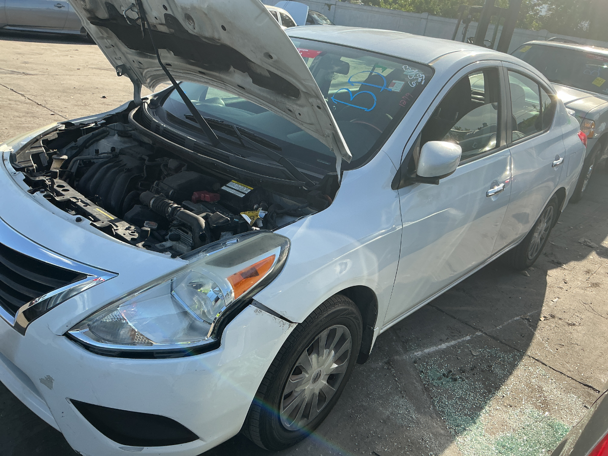 Photo of 2015 Nissan Versa