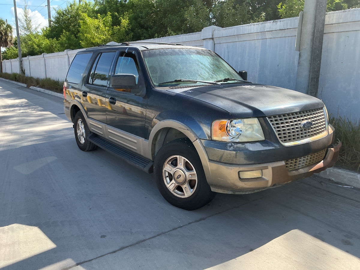 Photo of 2003 Ford Expedition