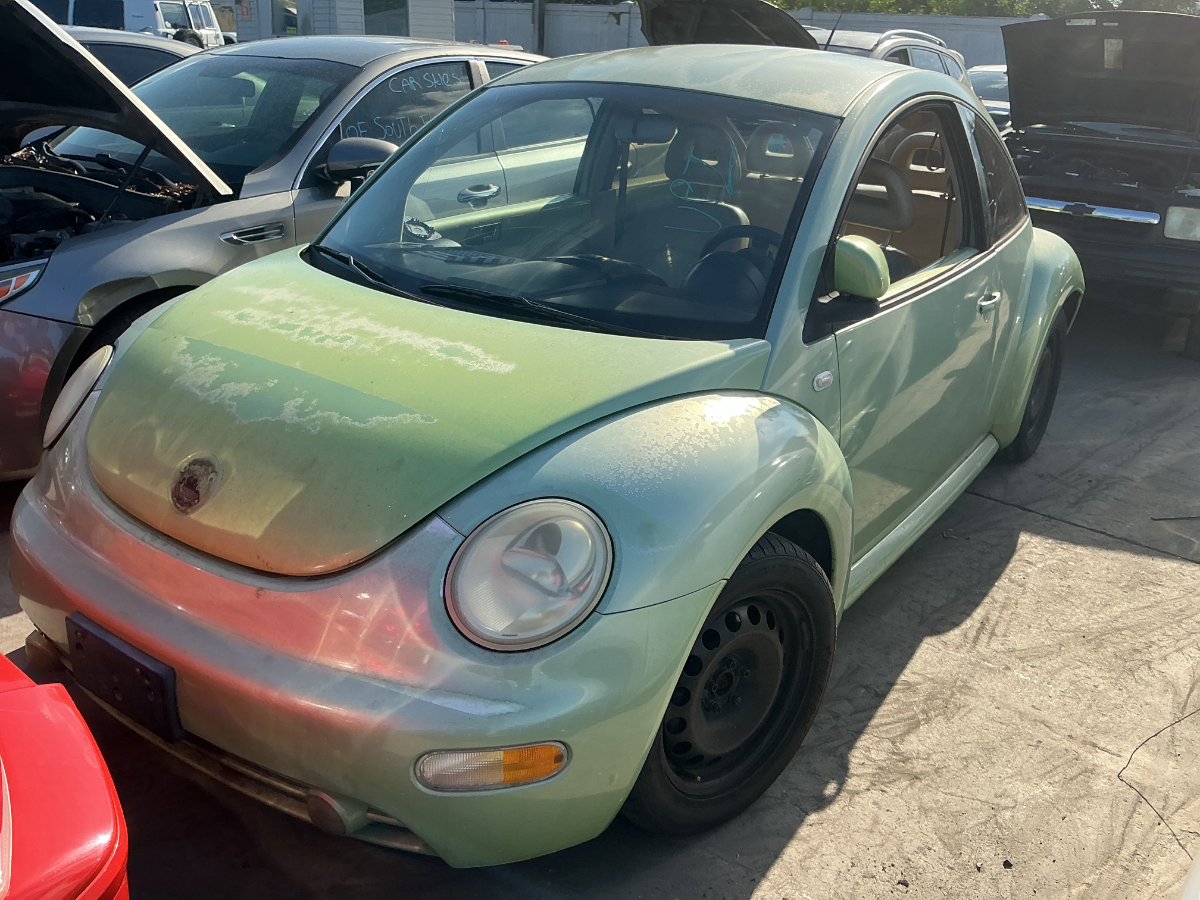 Photo of 2000 Volkswagen New Beetle