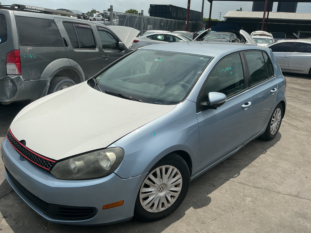 Photo of 2010 Volkswagen Golf