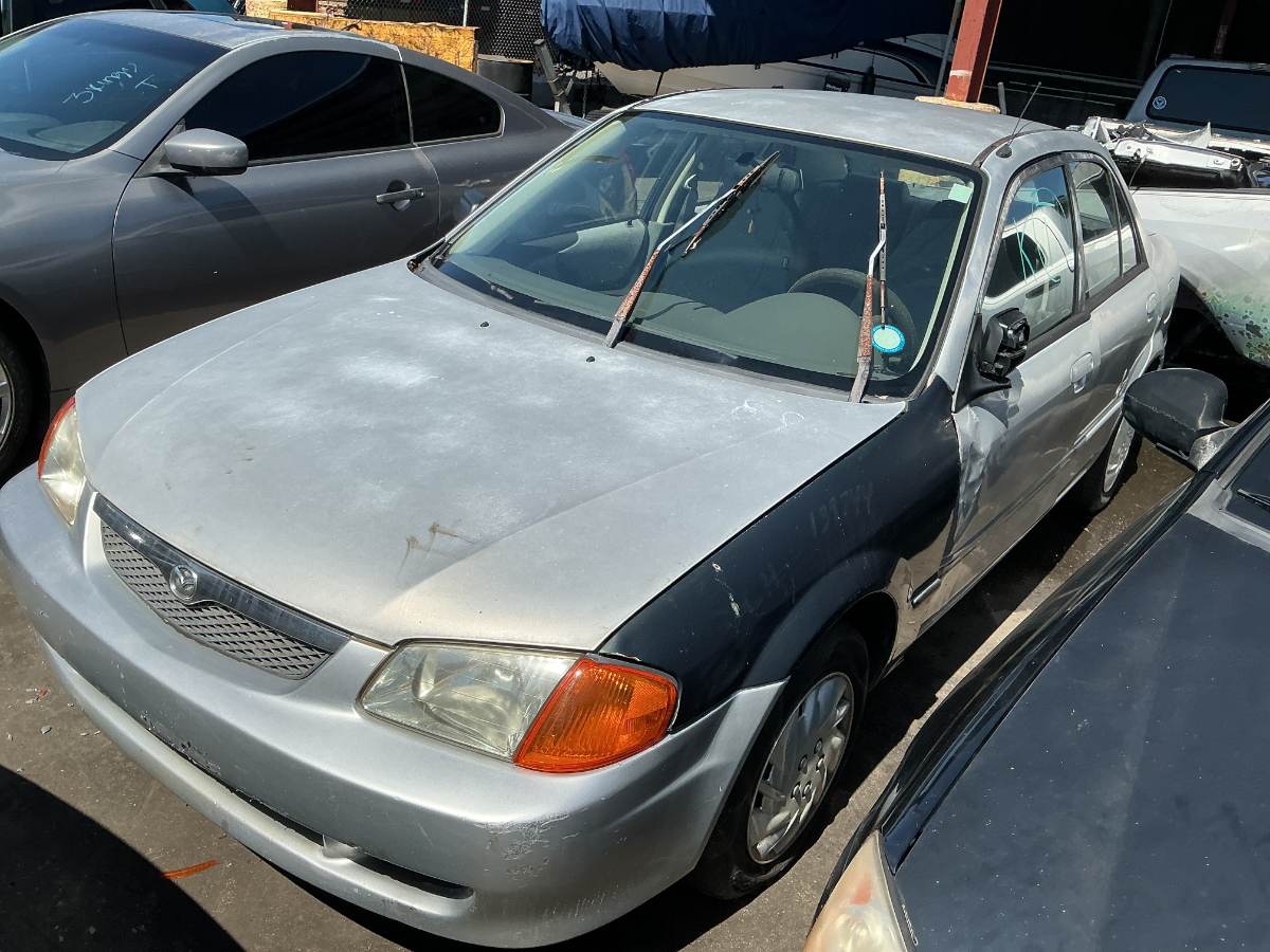 Photo of 2000 Mazda Protege