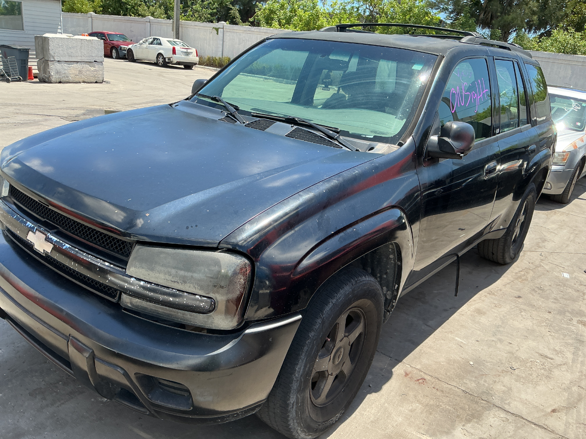 Photo of 2004 Chevrolet Trailblazer