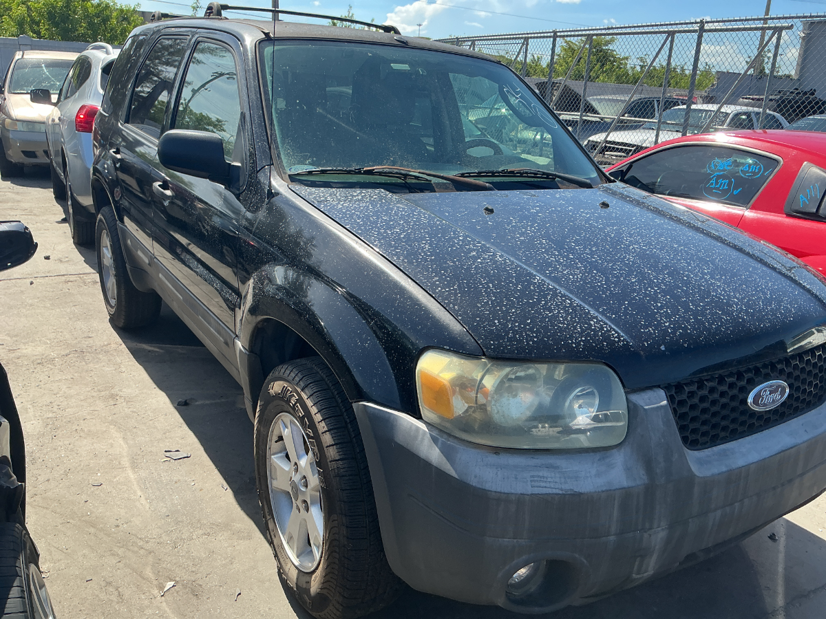 Photo of 2005 Ford Escape