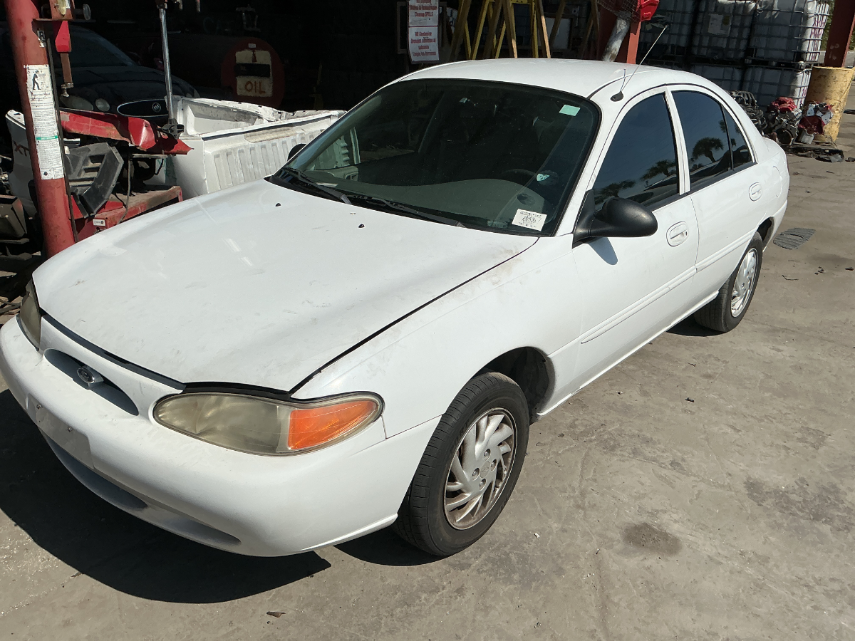 Photo of 1999 Ford Escort