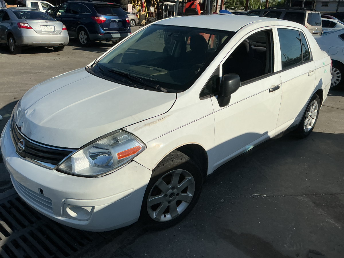 Photo of 2010 Nissan Versa
