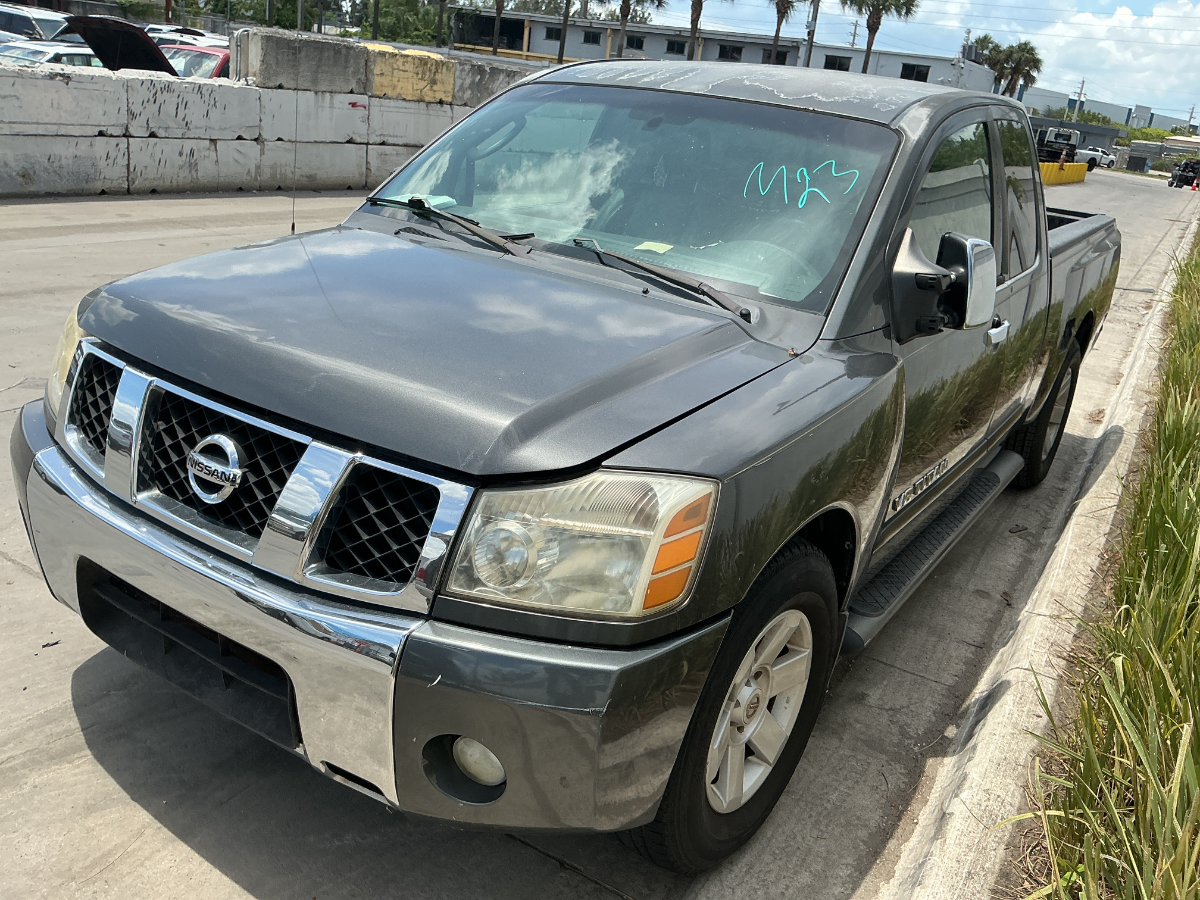 Photo of 2005 Nissan Titan