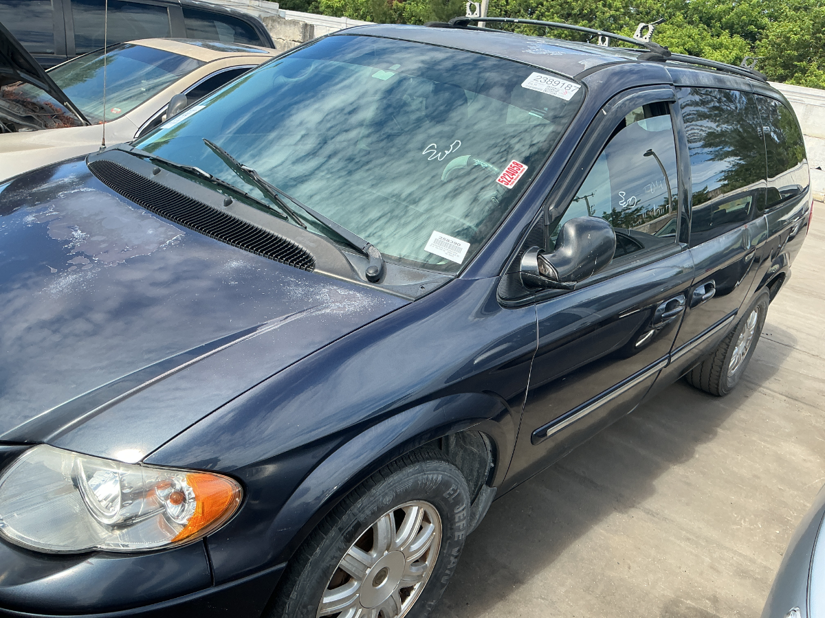 Photo of 2007 Chrysler Town & Country