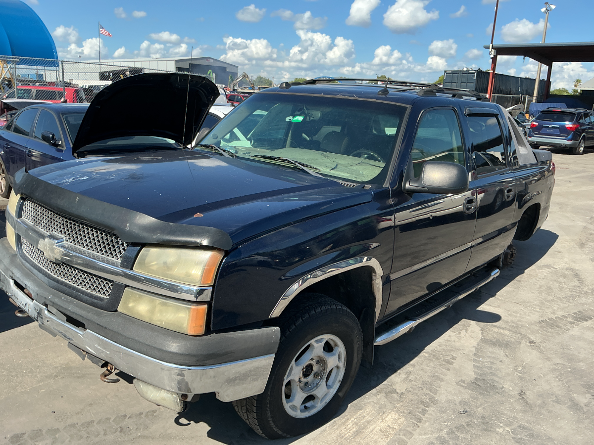 Photo of 2004 Chevrolet Avalanche