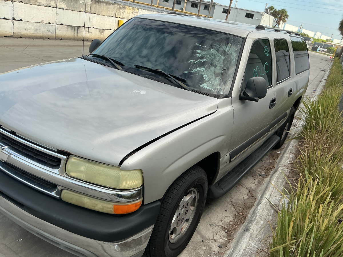 Photo of 2004 Chevrolet Suburban