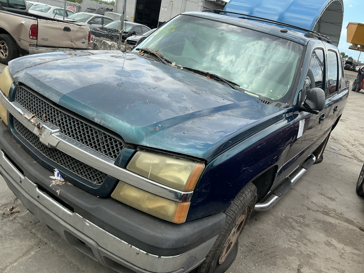 Photo of 2005 Chevrolet Avalanche