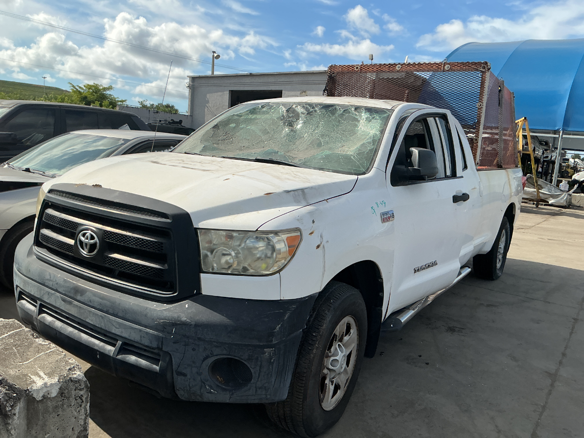 Photo of 2011 Toyota Tundra