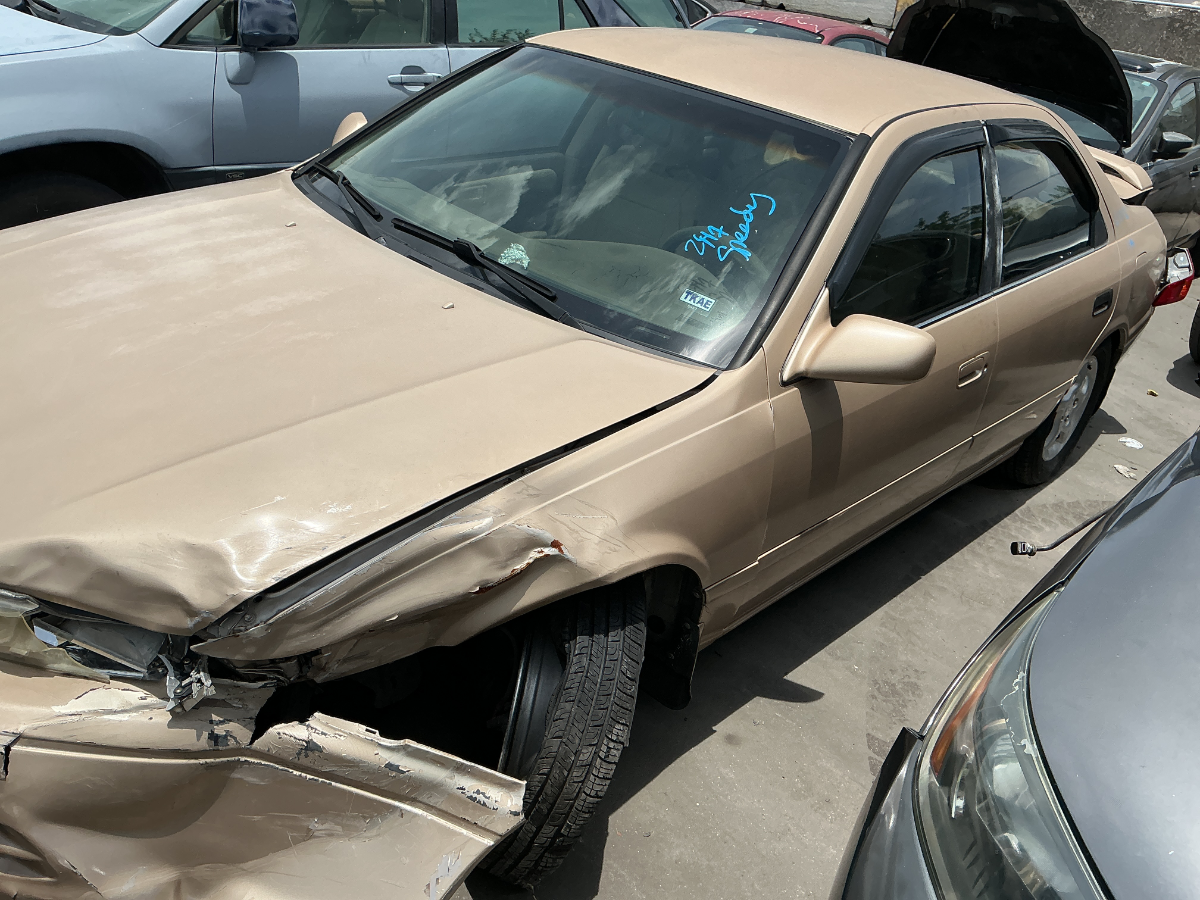 Photo of 2000 Toyota Camry
