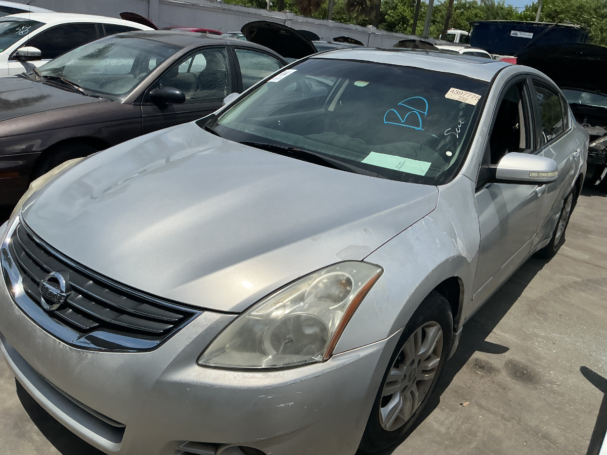 Photo of 2011 Nissan Altima