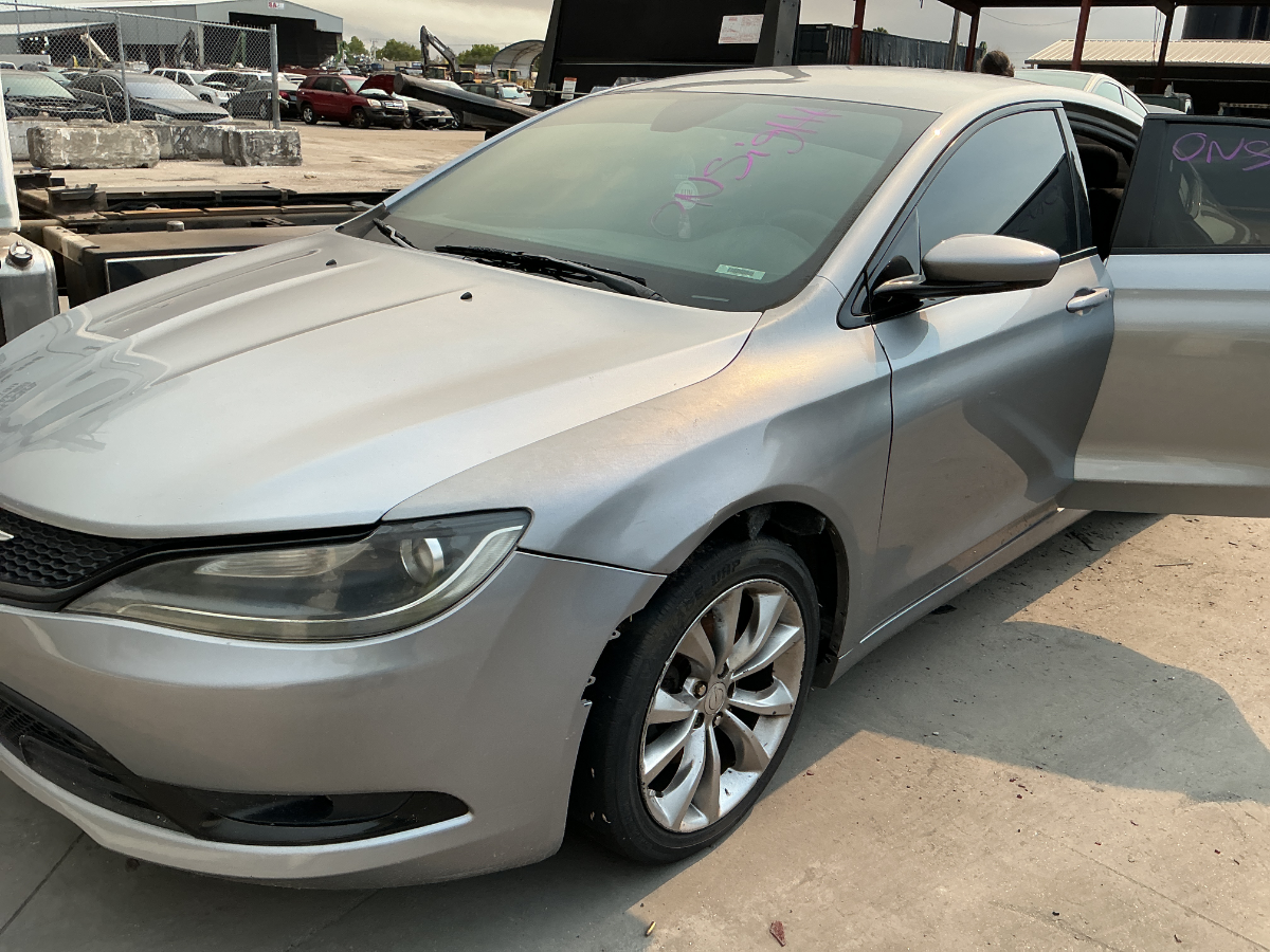 Photo of 2015 Chrysler 200