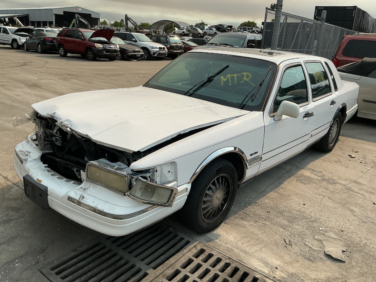 Photo of 1997 Lincoln Town Car