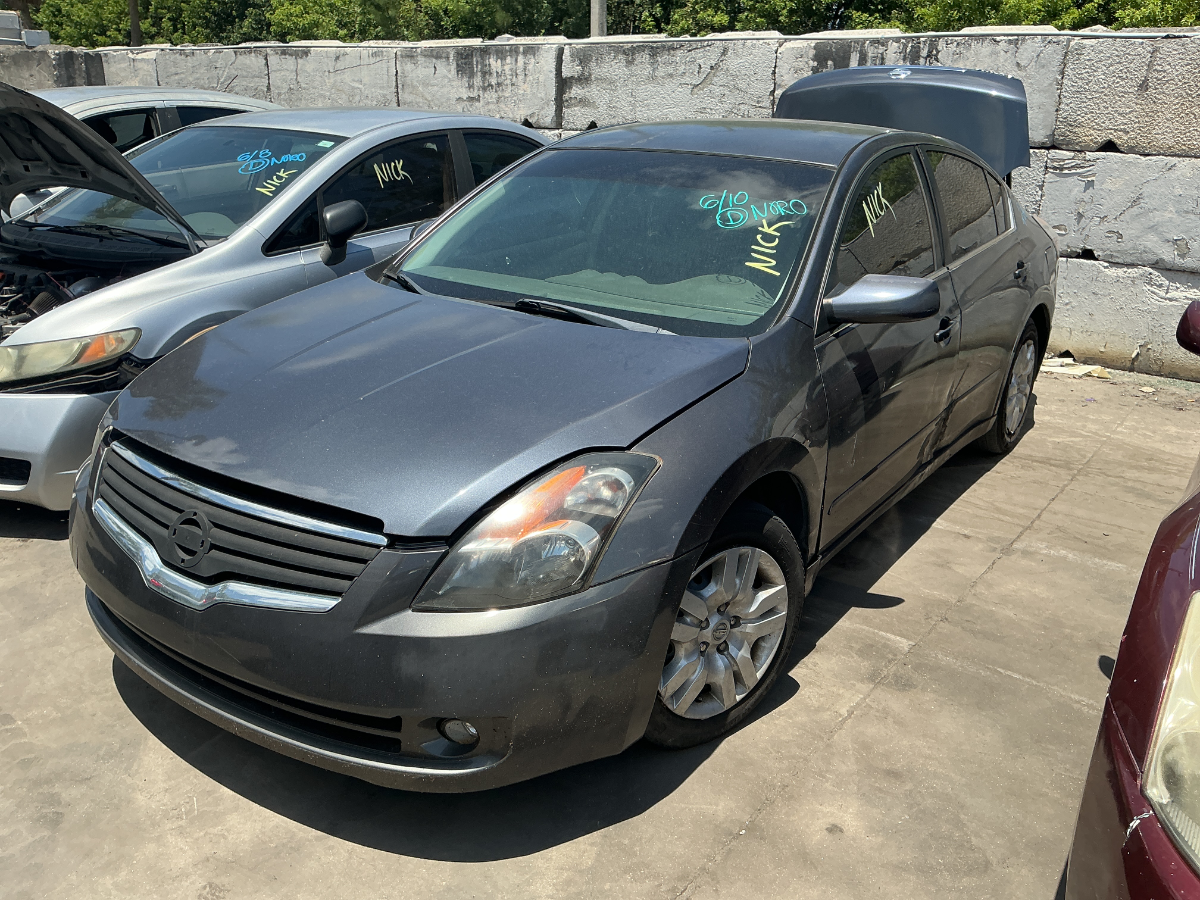 Photo of 2009 Nissan Altima