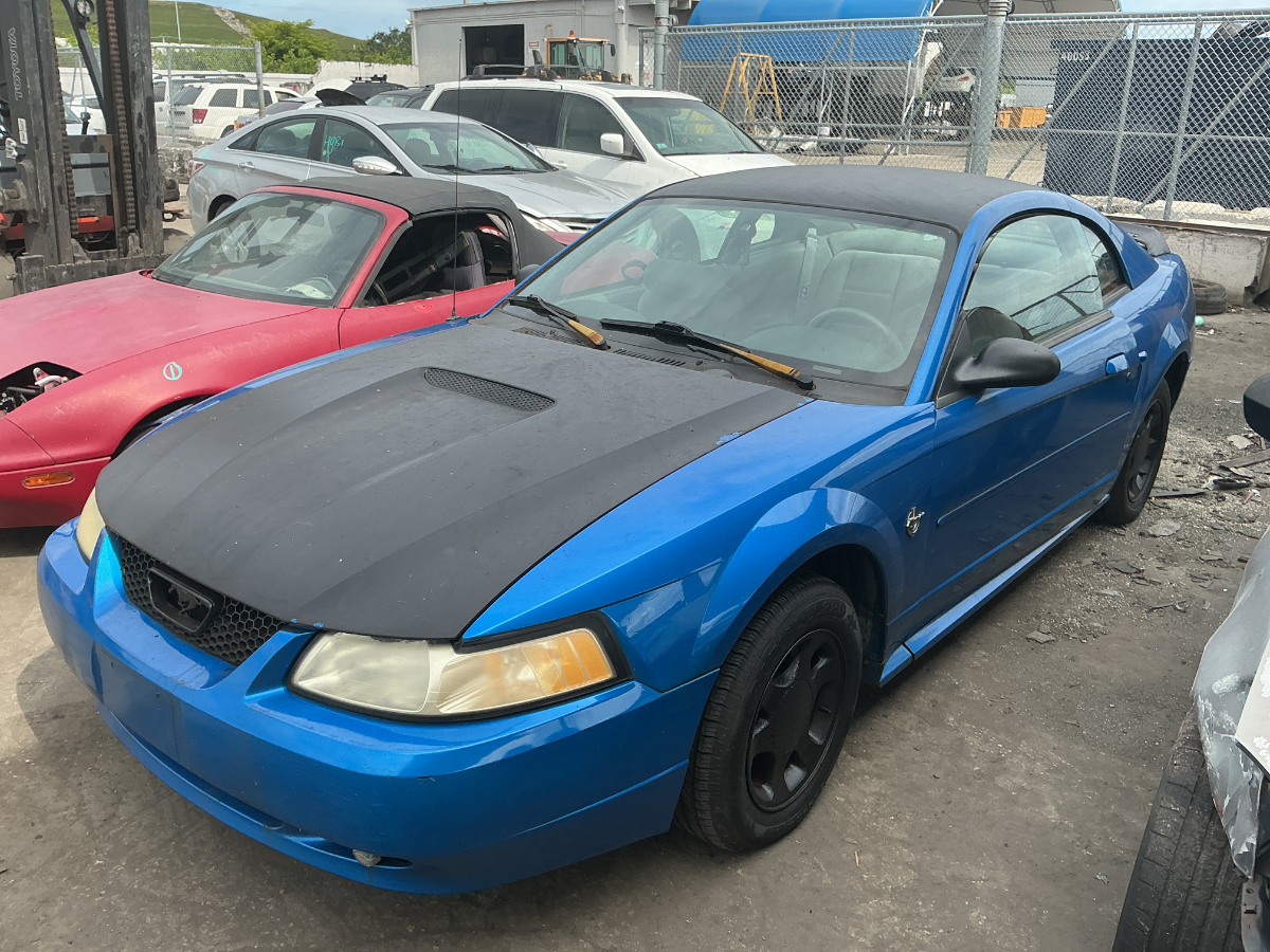Photo of 1999 Ford Mustang