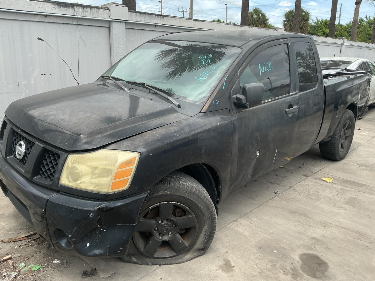 Photo of 2004 Nissan Titan
