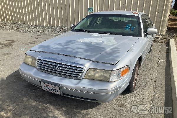 Photo of 2003 Ford Crown Victoria
