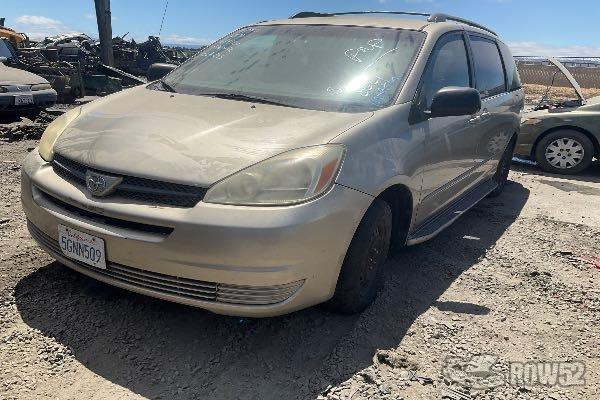Photo of 2004 Toyota Sienna